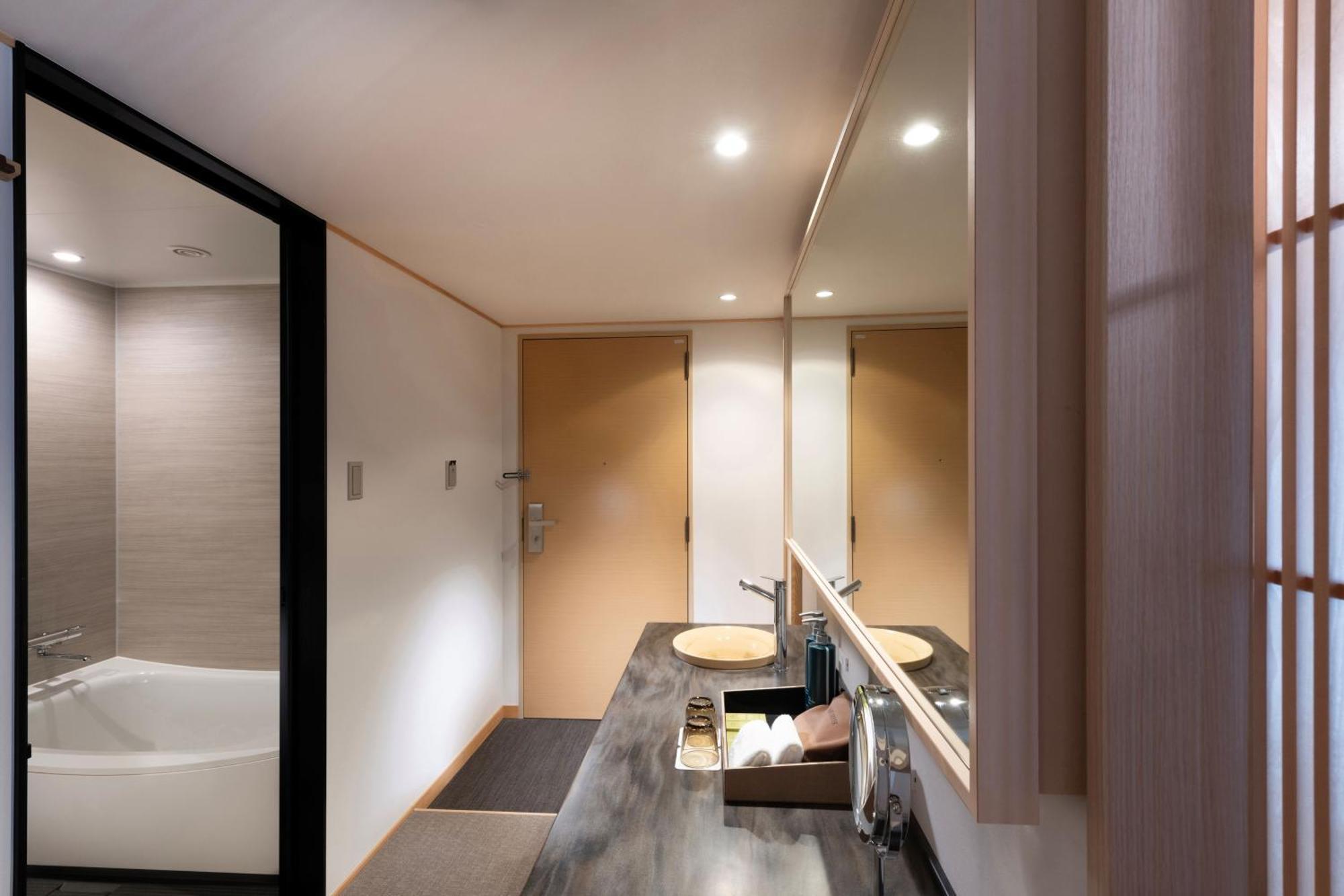 Doubletree By Hilton Kyoto Higashiyama Hotel Exterior photo